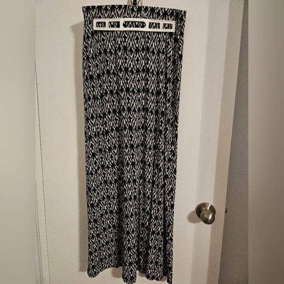 Maxi Skirt - Picture 1 of 3